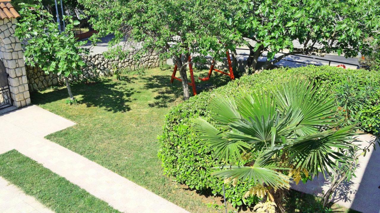 Holiday House Holek Šilo Exteriör bild