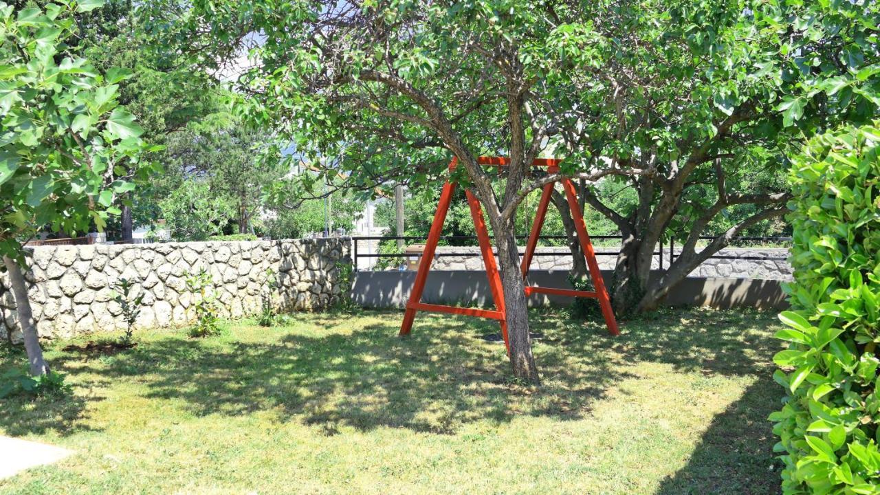 Holiday House Holek Šilo Exteriör bild